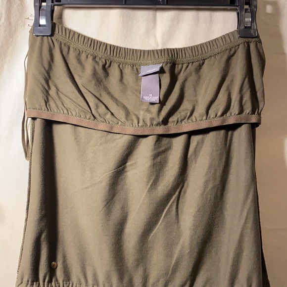 Cute, long halter top w/ built in bralette. - Picture 10 of 10